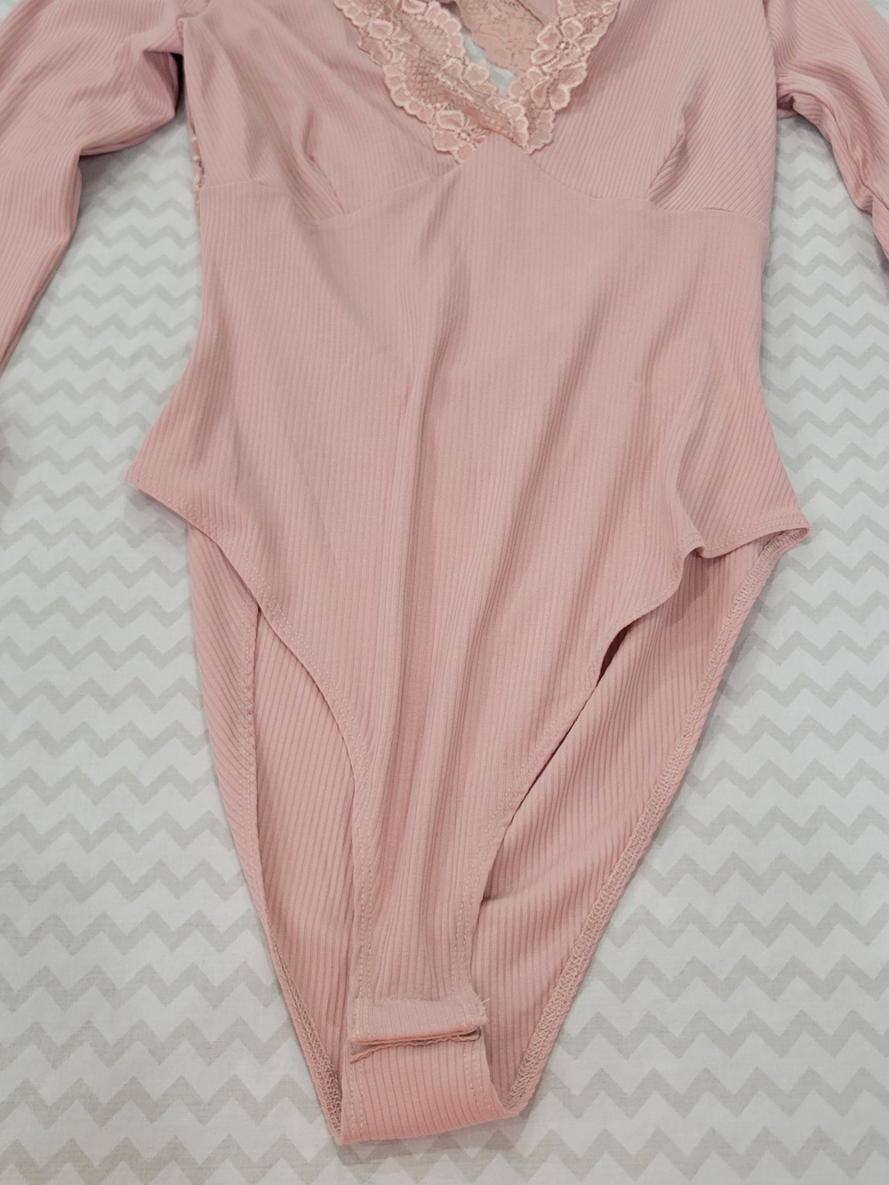 Forever 21 Dusty Pink Lace-Trim Ribbed Bodysuit Size Large - Picture 3 of 10